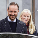 kronprinsparet besøkte Raulandsakademiet i Vinje. Her tilbyr Universitetet i Sørøst-Norge                  både årsstudium, bachelor og mastergrad innen tradisjonsfag. Foto: Lise Åserud, NTB
